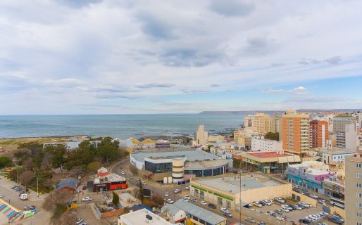 Las nubes copan el cielo y la temperatura alcanzaría los 22 grados