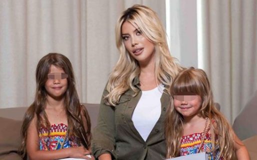 Wanda Nara le dio un beso en la boca a su hija y despertó críticas en las redes sociales