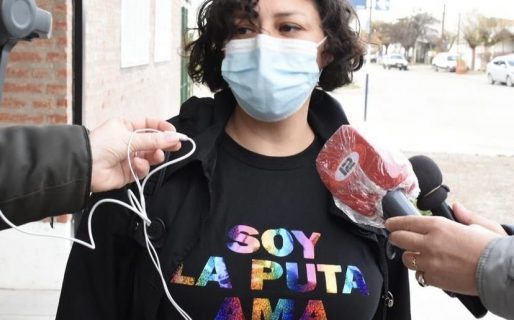 Chubut: Una precandidata a Senadora Nacional votó con una “llamativa remera”