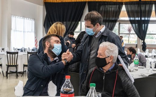 Luque agradeció el acompañamiento de los vecinalistas “que nos ayudan a seguir creciendo”