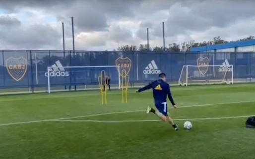 La magia intacta: El video de Riquelme pateando tiros libres en la práctica