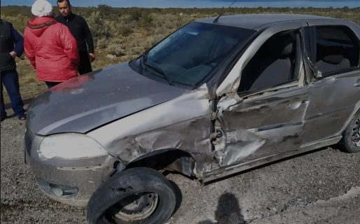 Camionero esquivó choque frontal con auto que le invadió el carril