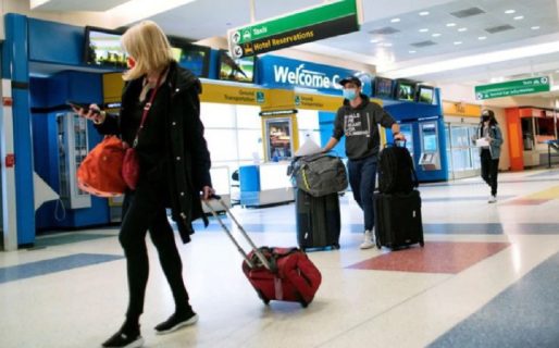 EE.UU. exigirá a los extranjeros adultos estar vacunados contra el COVID-19 para entrar al país