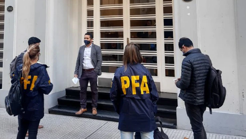 Allanaron la AFA y cuatro clubes de primera división por una causa de evasión y lavado vinculada a un representante de futbolistas