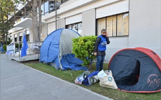 Paro y acampe de trabajadores judiciales en el Superior Tribunal de Justicia