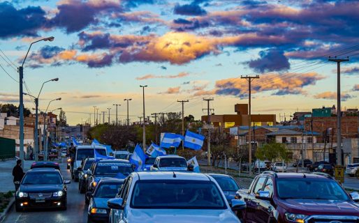 La caravana de cierre de campaña del Frente de Todos recorrió la ciudad