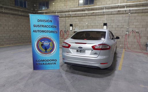 Ubican en Comodoro un auto robado violentamente en Mendoza