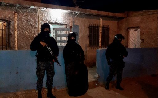 Apuñalan y golpean con una piedra en la cabeza a un chico en km. 8