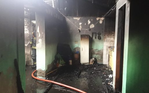 Incendio de grandes proporciones en una vivienda de zona Sur