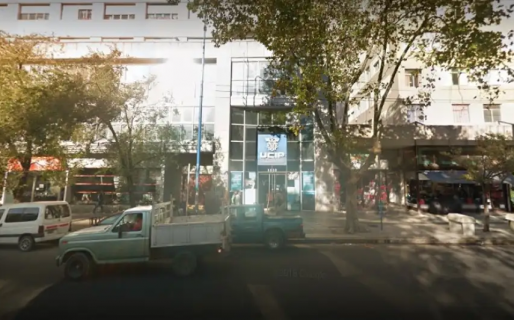 “A mí no me agarran” dijo un hombre que tenía que ser autoridad de mesa, y se fugó