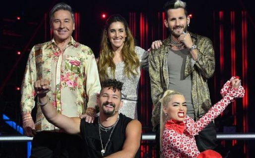 “Me desnudo”, la picante promesa que Lali Espósito le hizo a sus compañeros de La Voz