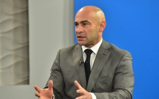 Massoni dijo que: «En las principales ciudades de Chubut la droga circula como caramelos»