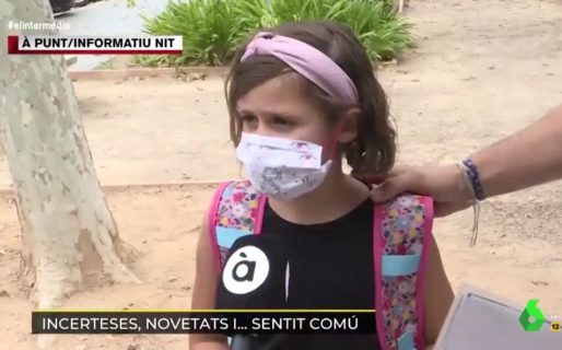 Lo que no se vio de la niña viral de las mascarillas: «No pasa nada, es mejor eso que morirse»