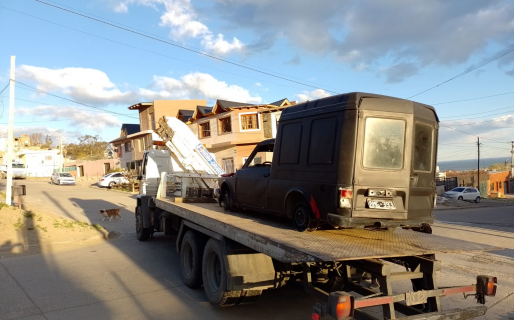 Secuestran un vehículo con patente falsificada