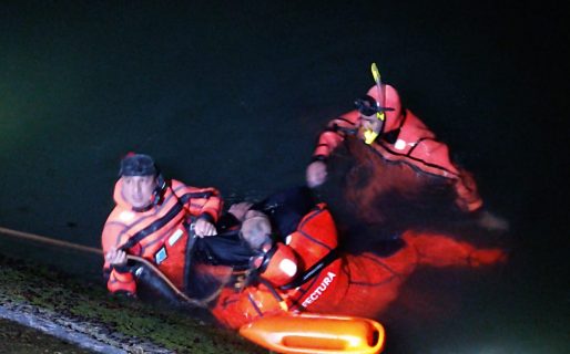 Prefectura rescató a un hombre que se encontraba en el mar