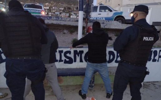 Atraparon a Toros robando vinos