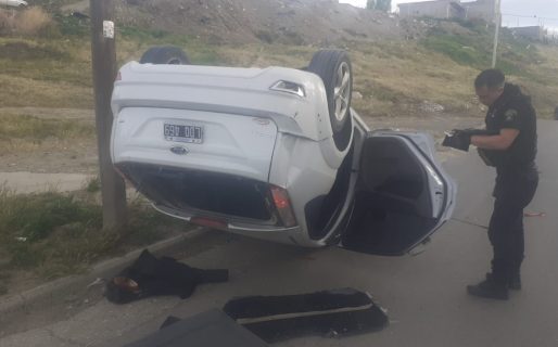 Volcó con su auto y dio positivo de alcoholemia