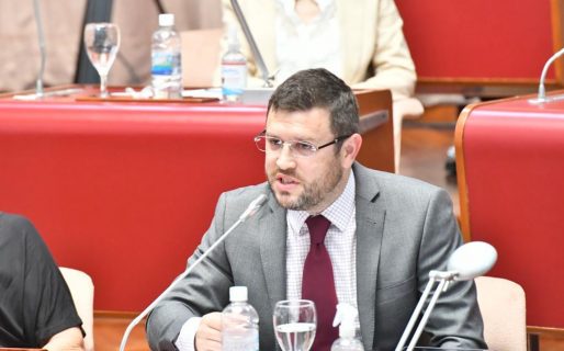 Pais: “Arcioni asumió con 1388 millones de dólares de deuda y disminuyó el stock de la misma en U$S 478 millones»