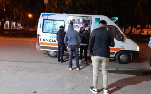Atropelló a un hombre a metros de un boliche y escapó del lugar