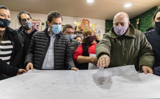 Luque se reunió con vecinos del barrio Comipa para anunciar la obra de red eléctrica