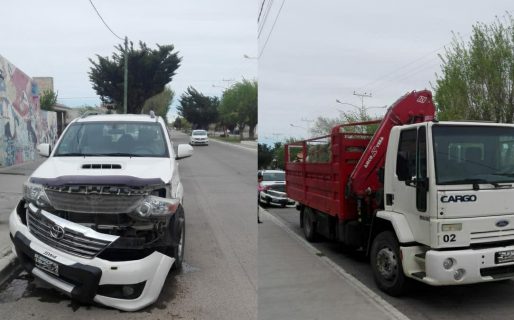 Un camión le destrozó el guardabarros