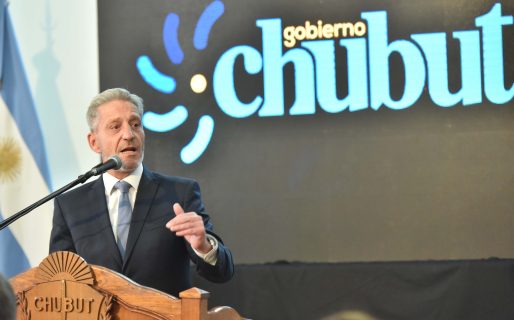 Arcioni afirmó que «en las próximas horas» habrá novedades para los sectores de Policía y Salud