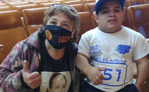 Un famoso actor argentino presenció el debate de candidatos en la universidad