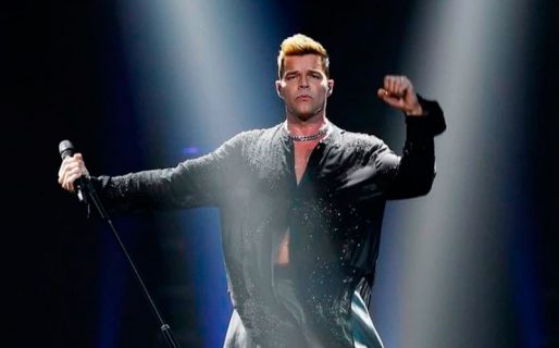 Este fue el motivo por el que Ricky Martin sorprendió con su rostro