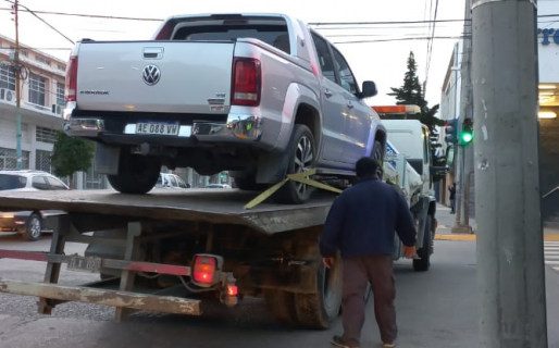 Conducía ebrio en el centro, se negó a hacer el test de alcoholemia y lo dejaron a pie