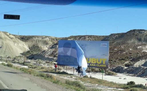 Le taparon el cartel a “Nacho” Torres  y los escrachó en las redes