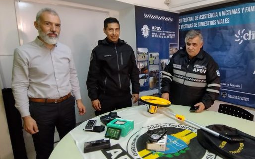 El gobierno del Chubut entregó equipamiento al área de criminalística de la Policía