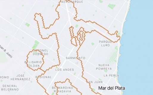 El homenaje a Maradona más original lo hizo un joven andando en bicicleta