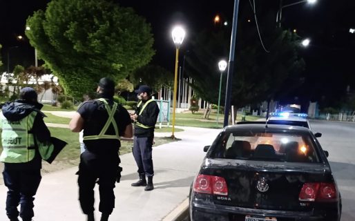 Detienen en un control a un joven que tenía pedido de captura