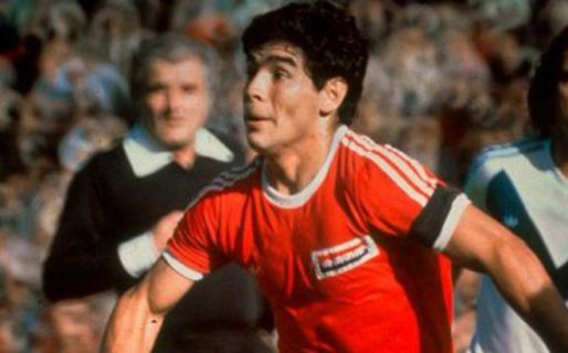 Hace 45 años, Maradona debutaba en Primera División