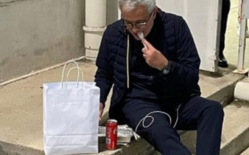 La foto de Mourinho comiendo en el piso que se volvió viral