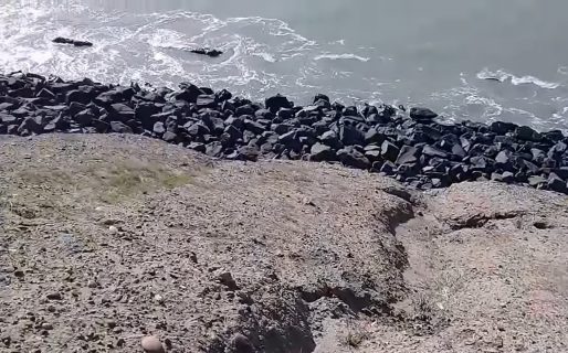 Vecinos de Kilómetro 3 advierten sobre movimientos de suelo del Cerro Chenque
