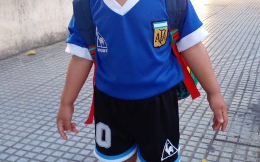 Ternura en redes por el mini Maradona