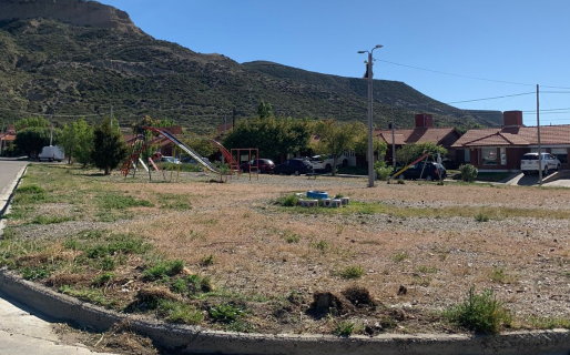 Vecinos del Barrio Médanos reclaman una plaza digna