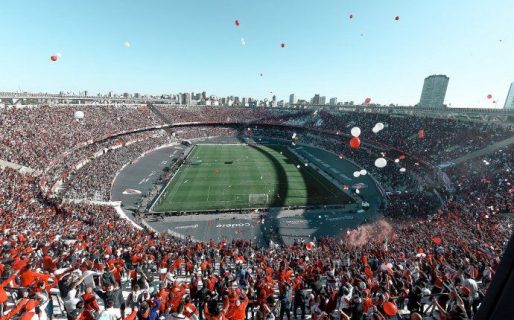 Lammens aseguró que a fin de año lo estadios podrán estar completos y que en 2022 volverán los visitantes