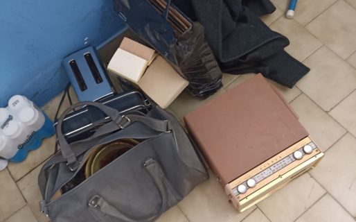 Buscan a los dueños de elementos encontrados en la vía pública