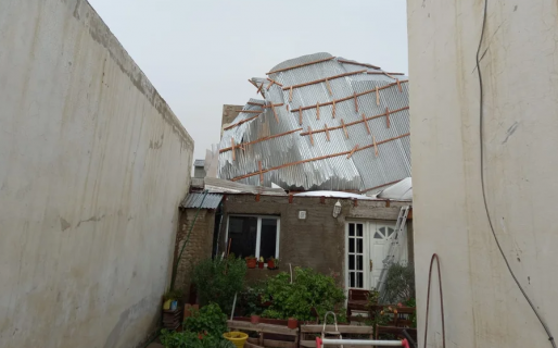 El temporal lo dejó sin techo, pero la solidaridad de los vecinos se lo devolvió en menos de una semana