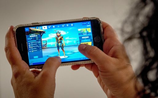 La crianza severa puede promover la adicción a los videojuegos, advirtió una especialista