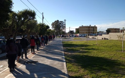 Nuevamente hay largas filas para anotarse en la pileta municipal de barrio Pueyrredón