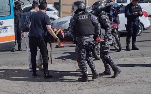 Atropellaron a una mujer policía a metros del Hospital Regional