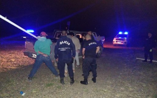 Robaron caños de un yacimiento pero los atrapó la policía