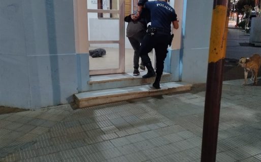 Demoran a un sujeto por abuso de armas y resistencia a la autoridad