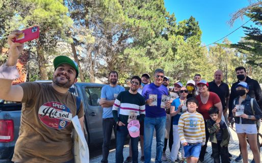 Ana Clara Romero y Gustavo Menna de caminata en Rada Tilly