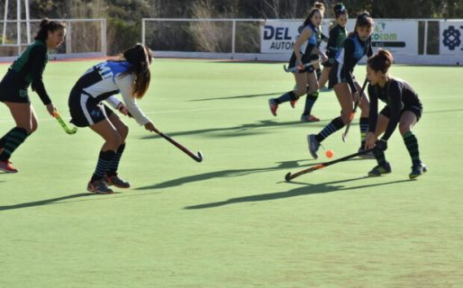 Encuentro de cierre de hockey infantil en Club Portugués