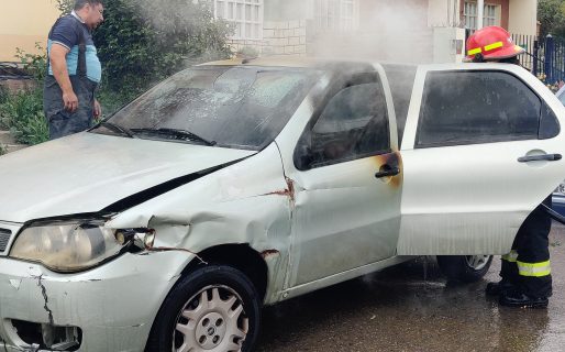 Incendiaron dos autos estacionados en el barrio El Marquesado