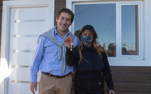 Comodoro: Entregaron viviendas a familias en situación de precariedad